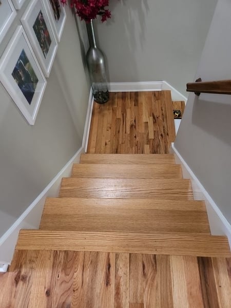 Stairs before stair runner