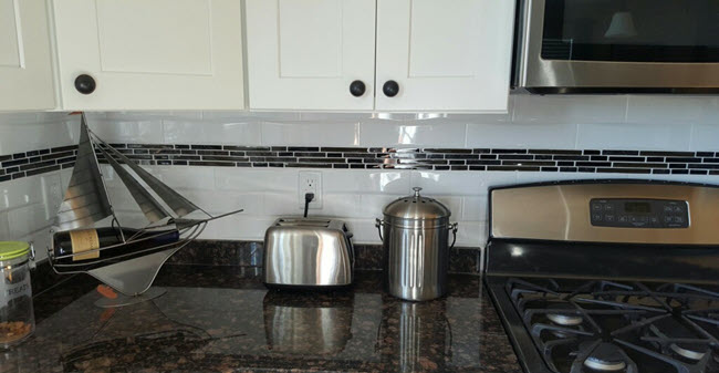 Add Spice to Your Backsplash with Decorative Bands